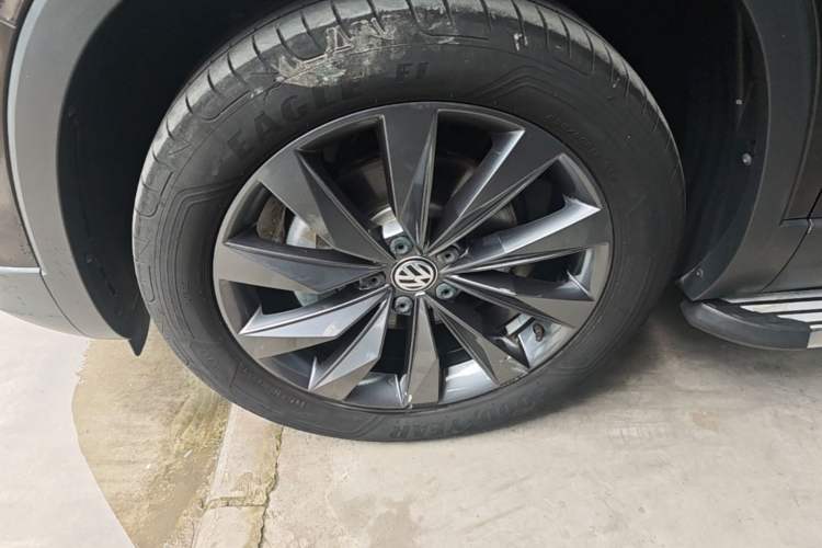 Used Volkswagen Tayron 2019 330TSI Two-Wheel Drive Luxury Model China VI Standard Left Front Wheel Hub