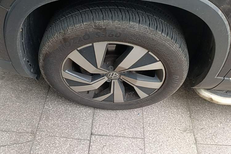 Used Volkswagen Tayron 2019 330TSI Two-Wheel Drive Luxury Model China VI Standard Left Front Wheel Hub