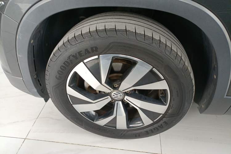 Used Volkswagen Tayron 2019 330TSI Two-Wheel Drive Luxury Model China VI Standard Left Front Wheel Hub