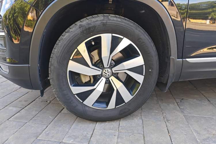 Used Volkswagen Tayron 2019 330TSI Two-Wheel Drive Luxury Model China VI Standard Left Front Wheel Hub