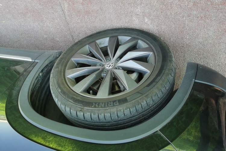 Used Volkswagen Tayron 2019 330TSI Two-Wheel Drive Luxury Model China VI Standard Left Front Wheel Hub
