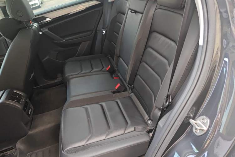 Used Volkswagen Tayron 2019 330TSI Two-Wheel Drive Luxury Model China VI Standard Left Rear Seat