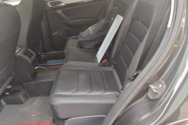 Used Volkswagen Tayron 2019 330TSI Four-Wheel Drive Luxury Version China V Standard Left Rear Seat