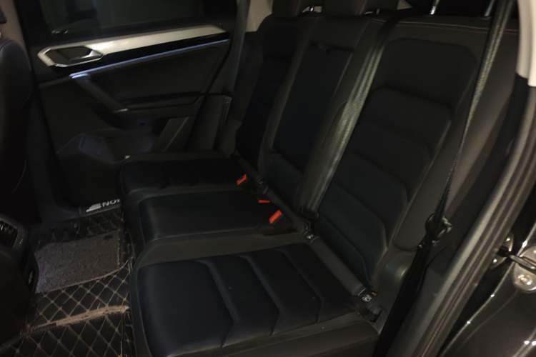 Used Volkswagen Tayron 2019 330TSI Two-Wheel Drive Luxury Model China VI Standard Left Rear Seat