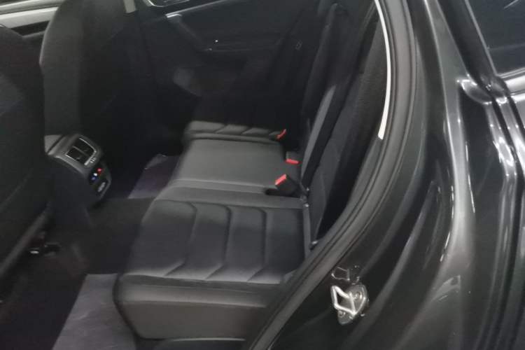 Used Volkswagen Tayron 2019 Teramont Edition 280TSI Two-Wheel Drive Luxury Model China VI Standard Left Rear Seat