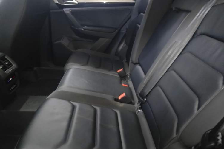 Used Volkswagen Tayron 2019 330TSI Two-Wheel-Drive Luxury Version China V Emission Standard Left Rear Seat