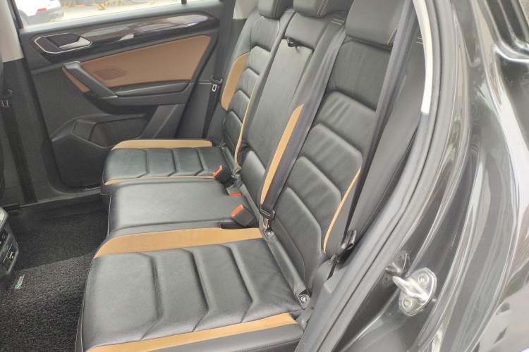Used Volkswagen Tayron 2019 330TSI Two-Wheel-Drive Luxury Version China V Emission Standard Left Rear Seat