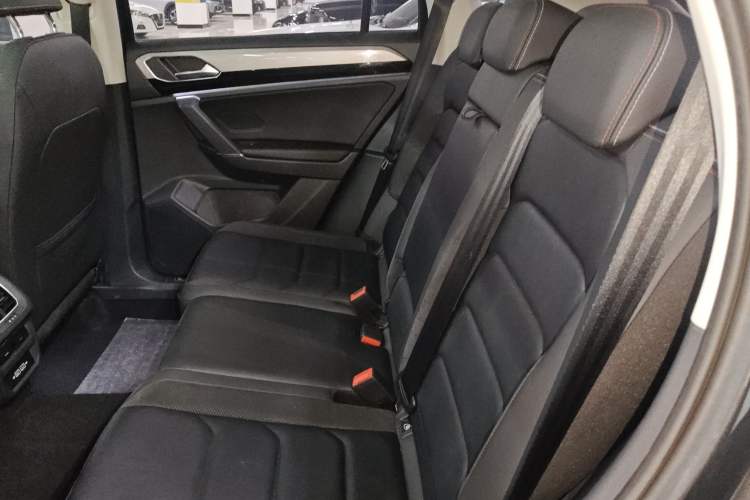 Used Volkswagen Tayron 2019 Teramont Edition 280TSI Two-Wheel Drive Luxury Model China VI Standard Left Rear Seat