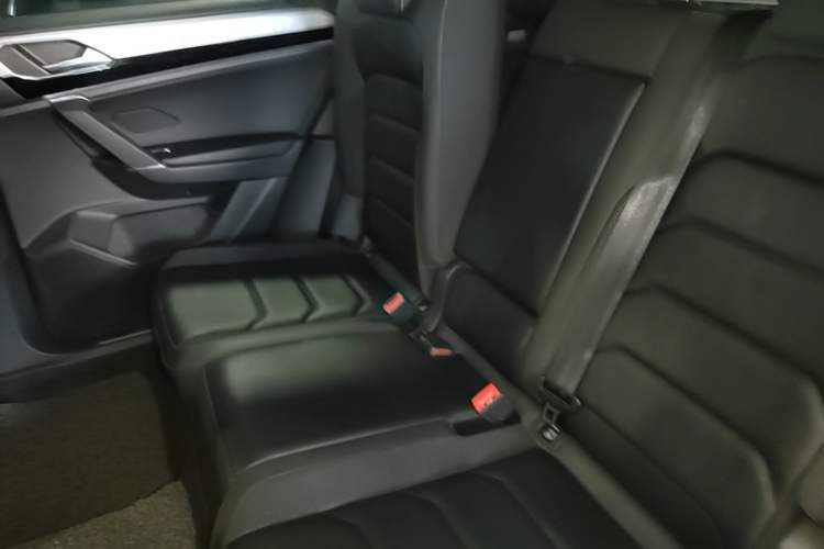 Used Volkswagen Tayron 2019 330TSI Two-Wheel-Drive Luxury Version China V Emission Standard Left Rear Seat