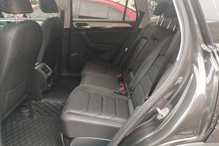 Used Volkswagen Tayron 2019 330TSI Two-Wheel-Drive Luxury Plus China VI Standard Left Rear Seat