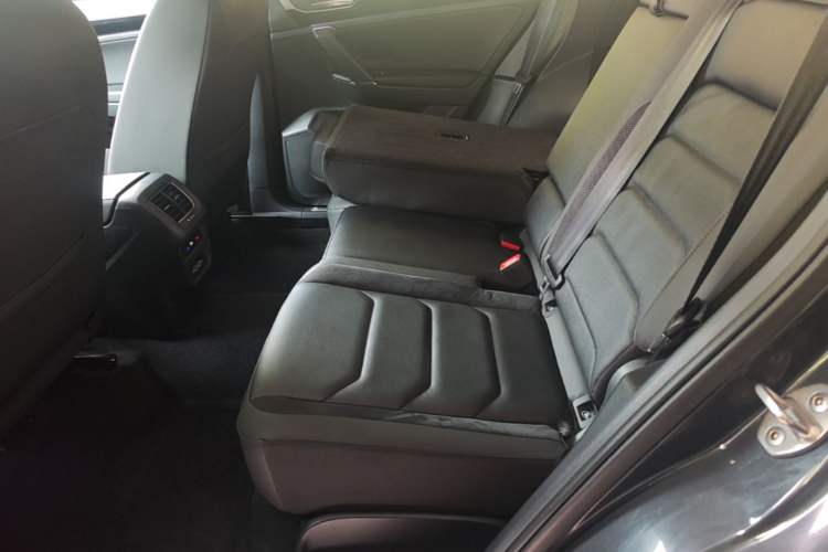 Used Volkswagen Tayron 2019 330TSI Two-Wheel Drive Luxury Model China VI Standard Left Rear Seat