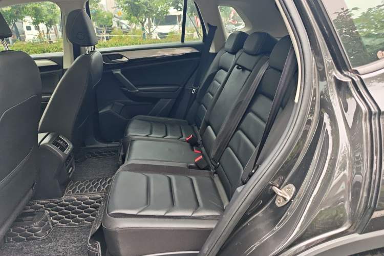 Used Volkswagen Tayron 2019 330TSI Two-Wheel-Drive Luxury Plus China VI Standard Left Rear Seat