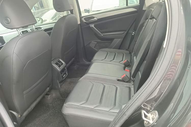 Used Volkswagen Tayron 2019 330TSI Two-Wheel-Drive Luxury Version China V Emission Standard Left Rear Seat