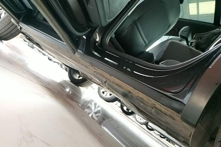 Used Volkswagen Tayron 2019 380TSI All-Wheel Drive R-Line China V-standard Left Side Sill