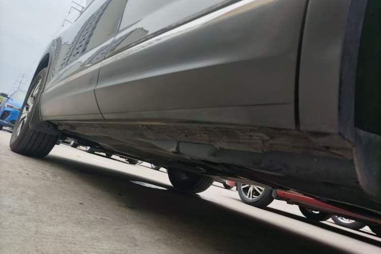 Used Volkswagen Tayron 2019 330TSI Two-Wheel-Drive Luxury Plus China VI Standard Left Side Sill