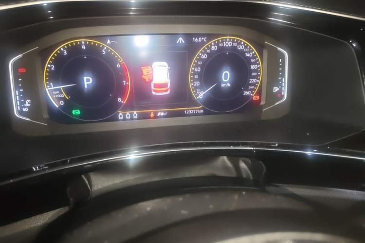 Used Volkswagen Tayron 2019 380TSI Four-Wheel Drive R-Line China VI-standard Odometer Close Up