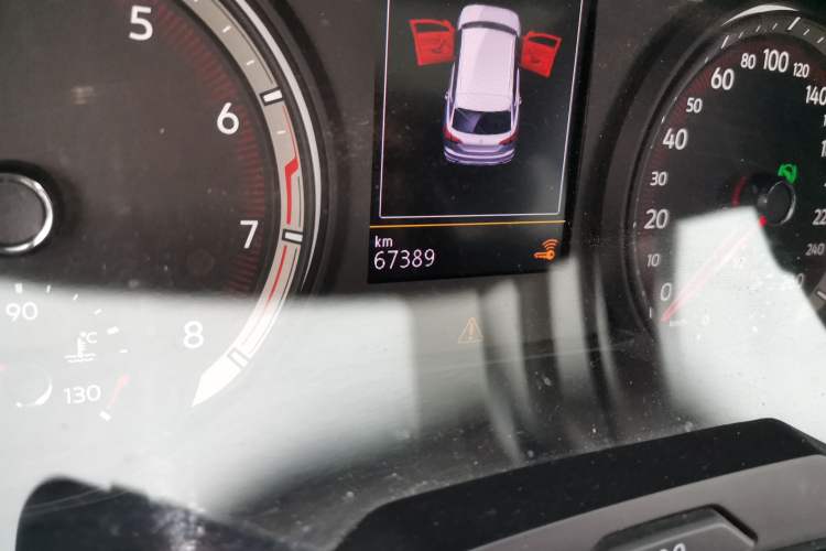 Used Volkswagen Tayron 2019 330TSI Two-Wheel Drive Luxury Model China VI Standard Odometer Close Up