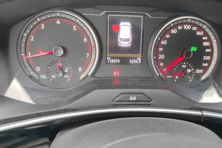 Used Volkswagen Tayron 2019 330TSI Two-Wheel-Drive Luxury Version China V Emission Standard Odometer Close Up
