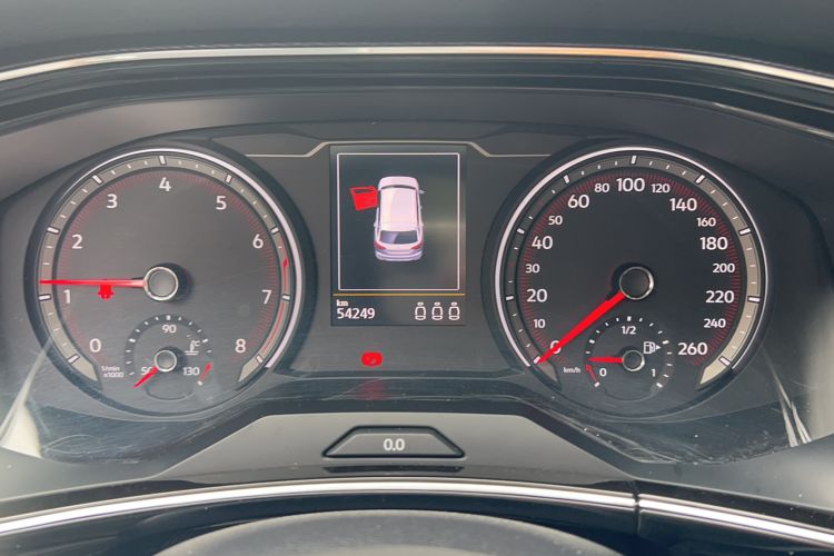 Used Volkswagen Tayron 2019 330TSI Two-Wheel-Drive Luxury Version China V Emission Standard Odometer Close Up