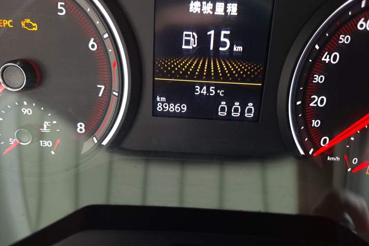Used Volkswagen Tayron 2019 330TSI Two-Wheel-Drive Luxury Version China V Emission Standard Odometer Close Up