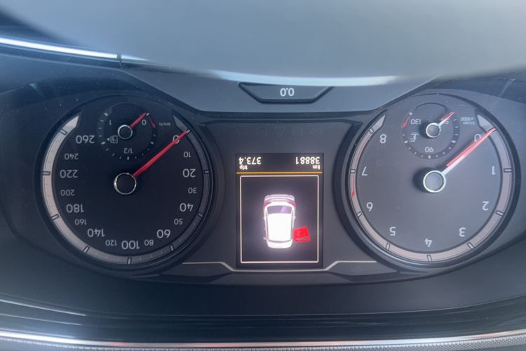 Used Volkswagen Tayron 2019 330TSI Two-Wheel-Drive Luxury Version China V Emission Standard Odometer Close Up