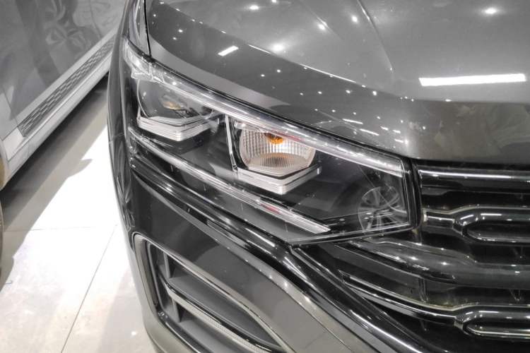 Used Volkswagen Tayron 2019 330TSI Four-Wheel Drive Luxury Version China VI Standard Right Front Headlight