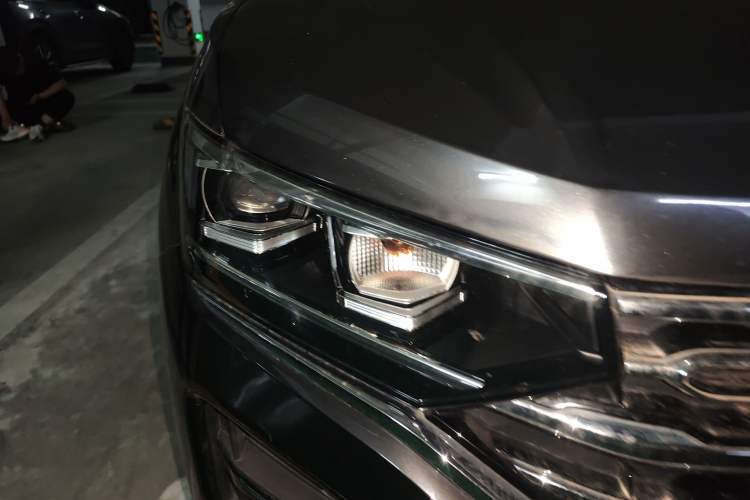 Used Volkswagen Tayron 2019 330TSI Two-Wheel Drive Luxury Model China VI Standard Right Front Headlight