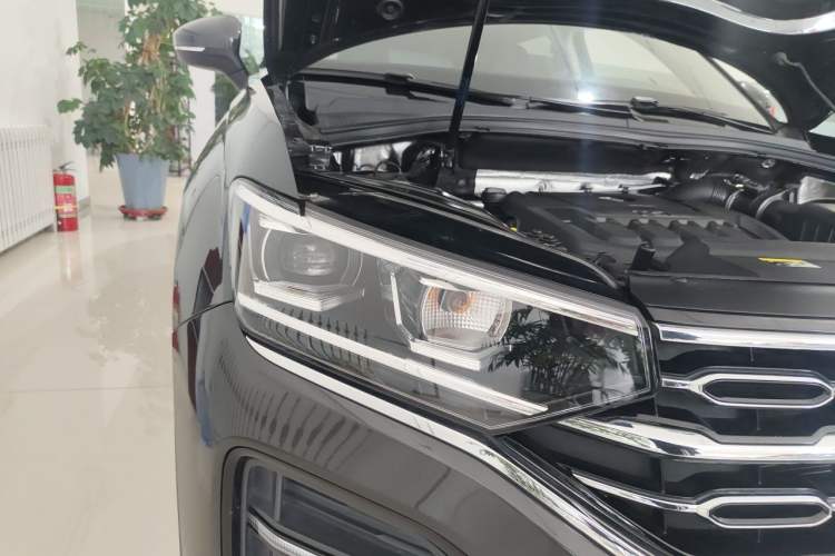Used Volkswagen Tayron 2019 330TSI Two-Wheel-Drive Luxury Version China V Emission Standard Right Front Headlight