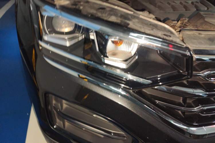 Used Volkswagen Tayron 2019 330TSI Four-Wheel Drive Luxury Version China VI Standard Right Front Headlight