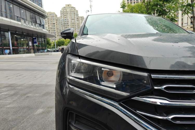 Used Volkswagen Tayron 2019 330TSI Two-Wheel Drive Luxury Model China VI Standard Right Front Headlight