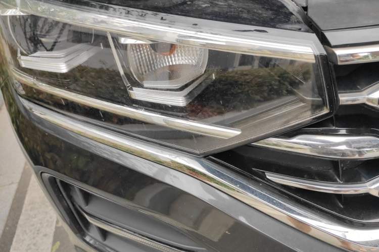 Used Volkswagen Tayron 2019 330TSI Two-Wheel-Drive Luxury Version China V Emission Standard Right Front Headlight