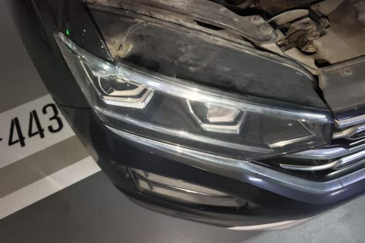 Used Volkswagen Tayron 2019 330TSI Two-Wheel Drive Luxury Model China VI Standard Right Front Headlight