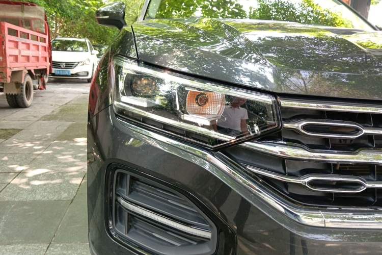 Used Volkswagen Tayron 2019 Teramont Edition 280TSI Two-Wheel Drive Luxury Model China VI Standard Right Front Headlight