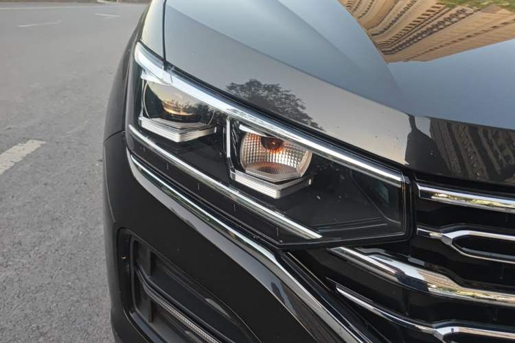 Used Volkswagen Tayron 2019 330TSI Two-Wheel Drive Luxury Model China VI Standard Right Front Headlight