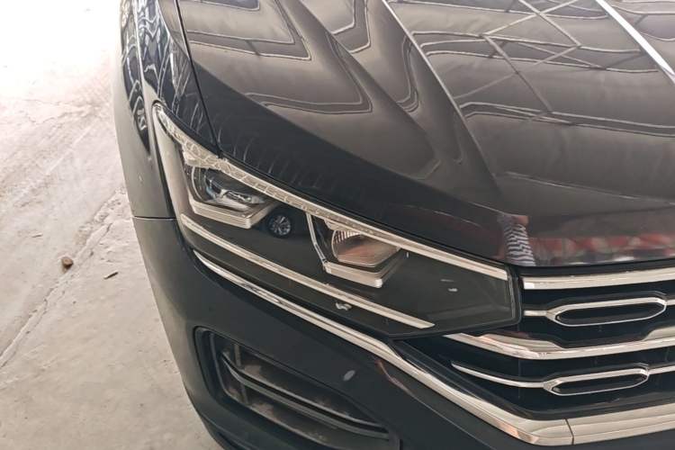 Used Volkswagen Tayron 2019 Teramont Edition 280TSI Two-Wheel Drive Luxury Model China VI Standard Right Front Headlight