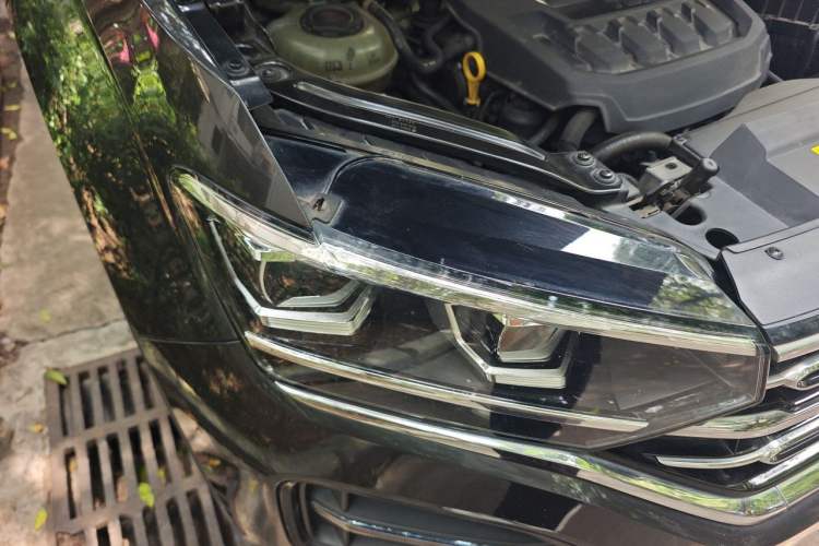 Used Volkswagen Tayron 2019 330TSI Two-Wheel-Drive Luxury Plus China VI Standard Right Front Headlight