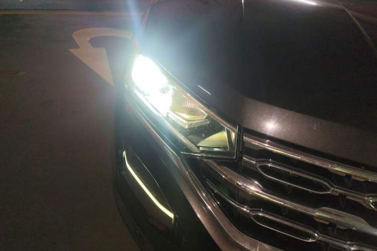 Used Volkswagen Tayron 2019 330TSI Two-Wheel-Drive Luxury Plus China VI Standard Right Front Headlight