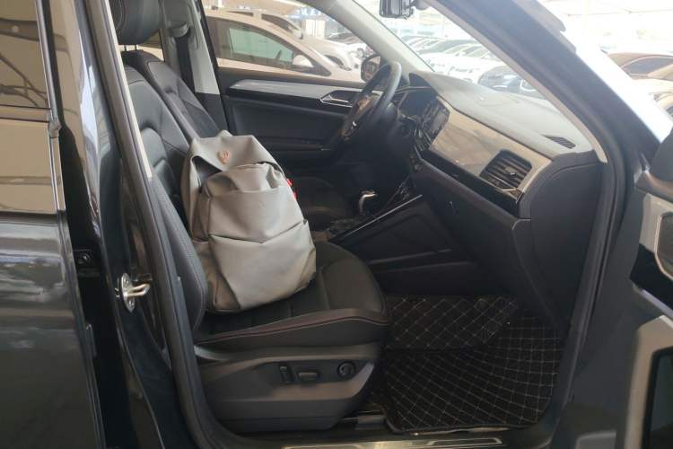 Used Volkswagen Tayron 2019 Teramont Edition 280TSI Two-Wheel Drive Luxury Model China VI Standard Right Front Seat