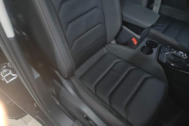 Used Volkswagen Tayron 2019 330TSI Two-Wheel-Drive Luxury Version China V Emission Standard Right Front Seat