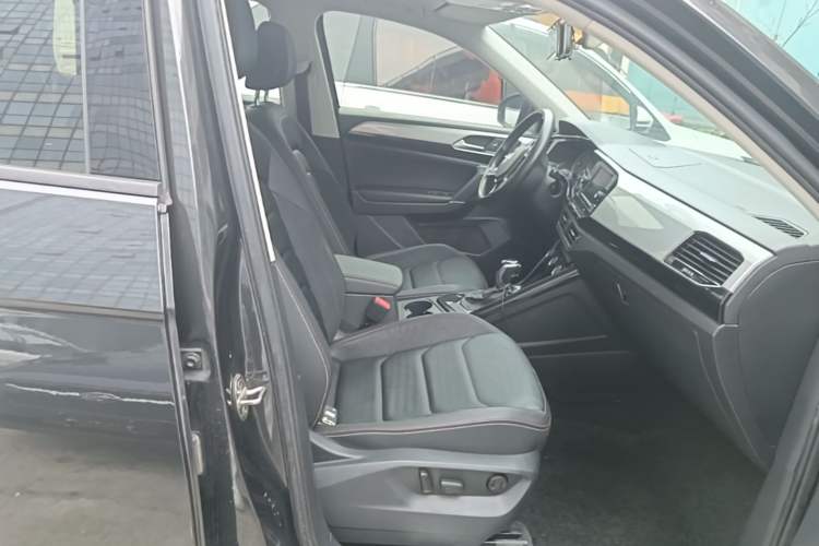 Used Volkswagen Tayron 2019 330TSI Two-Wheel-Drive Luxury Version China V Emission Standard Right Front Seat