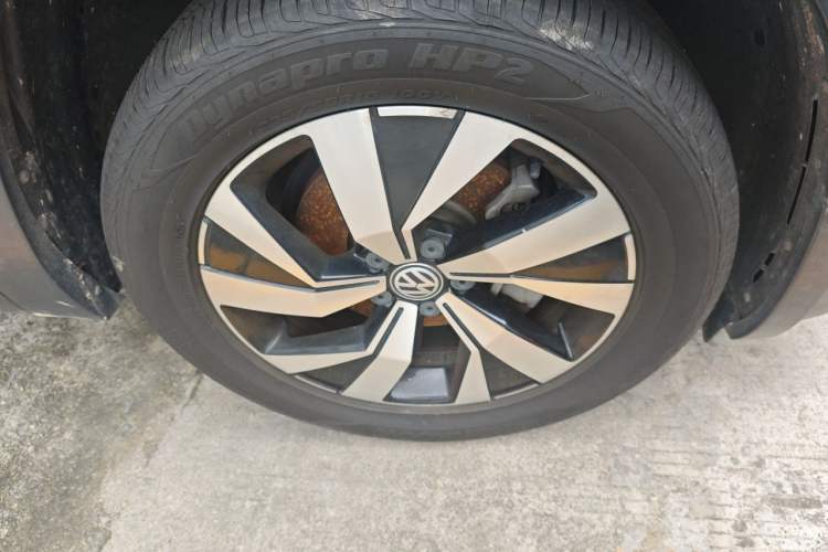 Used Volkswagen Tayron 2019 330TSI Two-Wheel Drive Luxury Model China VI Standard Right Front Wheel Hub