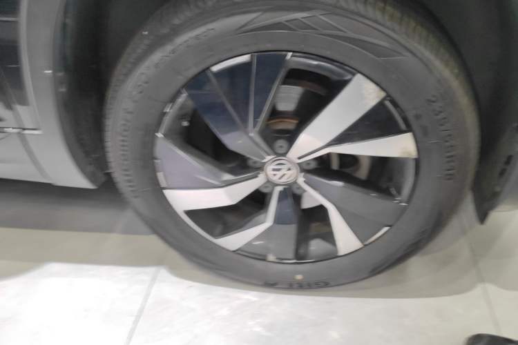 Used Volkswagen Tayron 2019 330TSI Four-Wheel Drive Luxury Version China VI Standard Right Front Wheel Hub