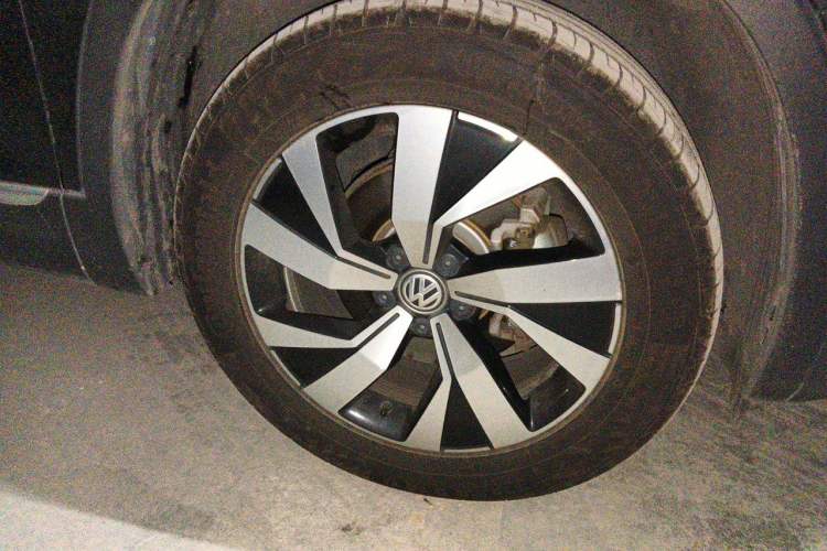 Used Volkswagen Tayron 2019 Teramont Edition 280TSI Two-Wheel Drive Luxury Model China VI Standard Right Front Wheel Hub