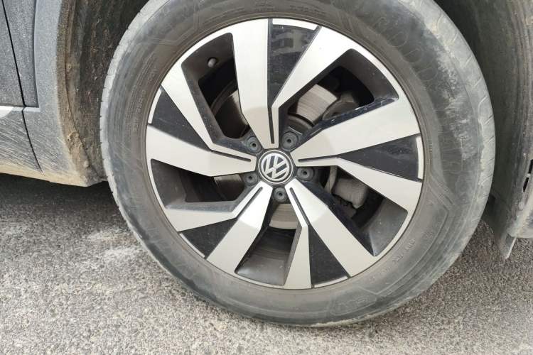 Used Volkswagen Tayron 2019 330TSI Two-Wheel Drive Luxury Model China VI Standard Right Front Wheel Hub