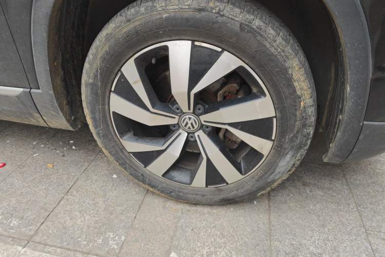 Used Volkswagen Tayron 2019 330TSI Two-Wheel Drive Luxury Model China VI Standard Right Front Wheel Hub