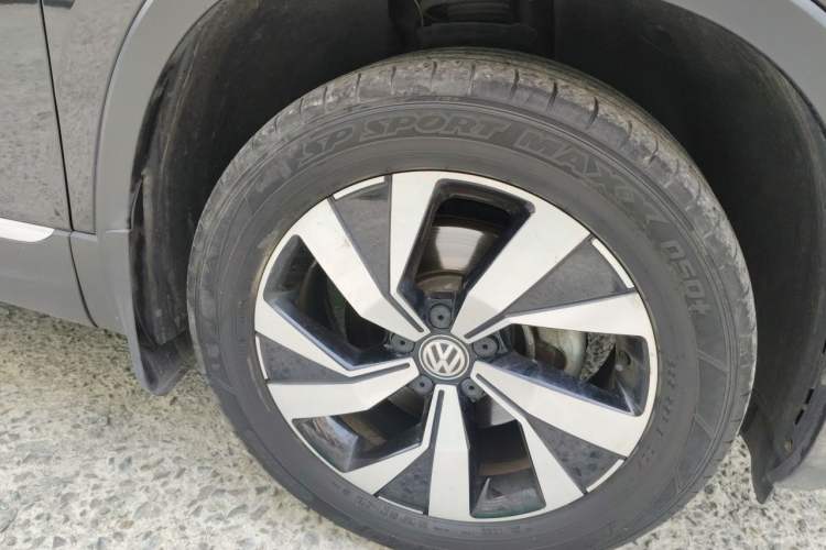Used Volkswagen Tayron 2019 Teramont Edition 280TSI Two-Wheel Drive Luxury Model China VI Standard Right Front Wheel Hub