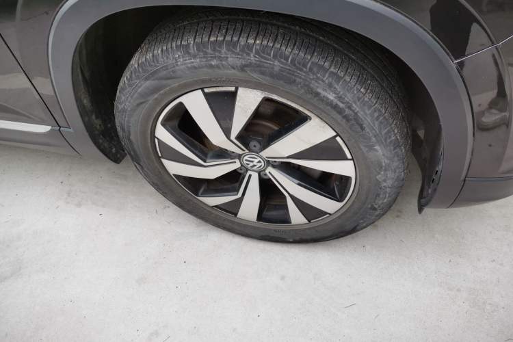 Used Volkswagen Tayron 2019 330TSI Two-Wheel Drive Luxury Model China VI Standard Right Front Wheel Hub