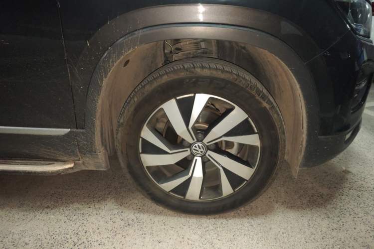 Used Volkswagen Tayron 2019 Teramont Edition 280TSI Two-Wheel Drive Luxury Model China VI Standard Right Front Wheel Hub
