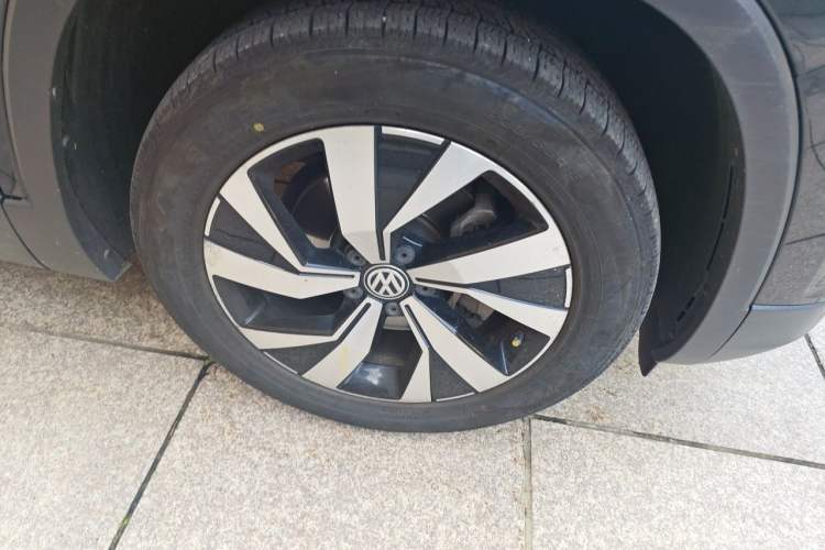 Used Volkswagen Tayron 2019 330TSI Four-Wheel Drive Luxury Version China V Standard Right Front Wheel Hub