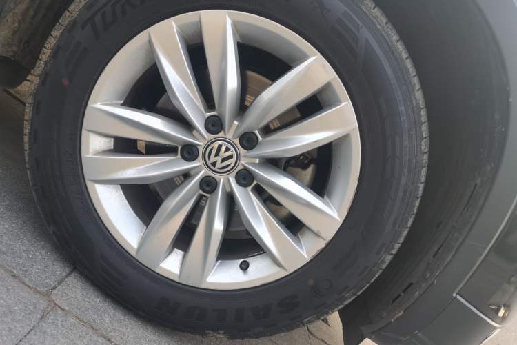 Used Volkswagen Tayron 2019 Teramont Edition 280TSI Two-Wheel Drive Comfort Model China VI Standard Right Front Wheel Hub